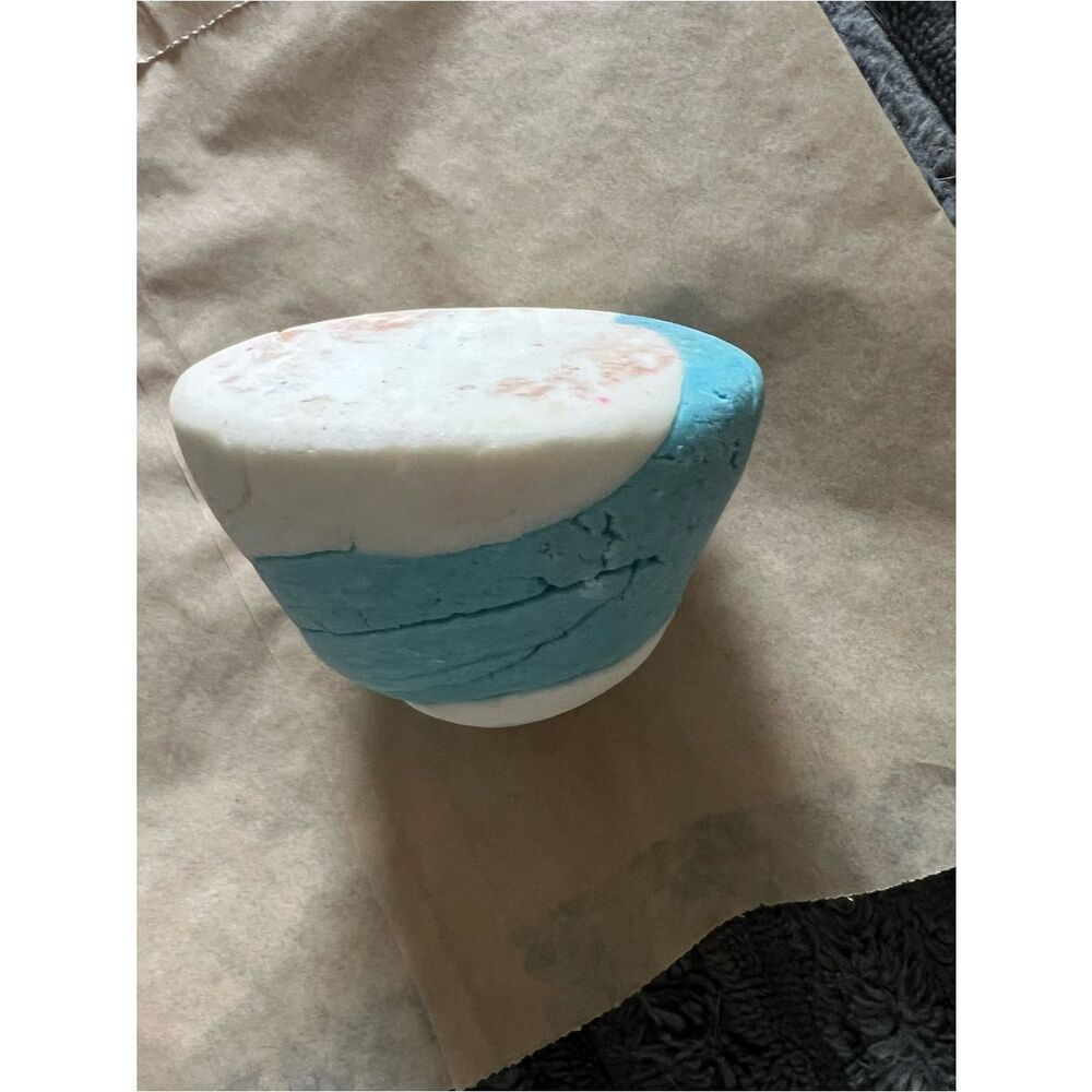 Lush Blue Skies and Fluffy Clouds Bubble Bar DISCONTINUED - Picture 6 of 7